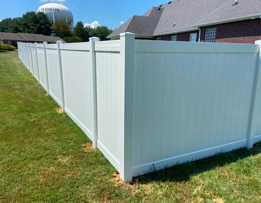 White vinyl privacy fence, Franklin, KY