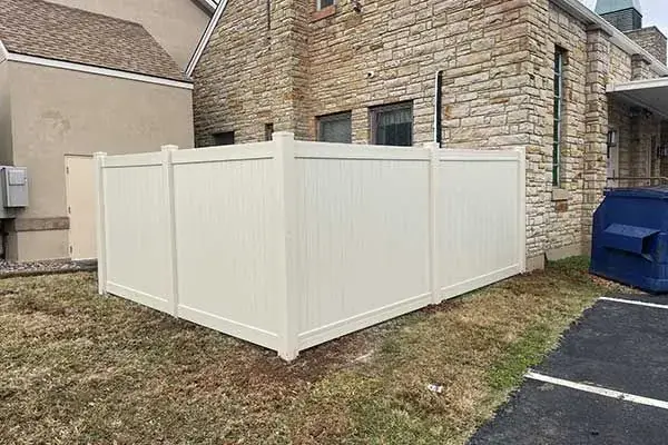 Vinyl privacy fence, Clarksville, TN
