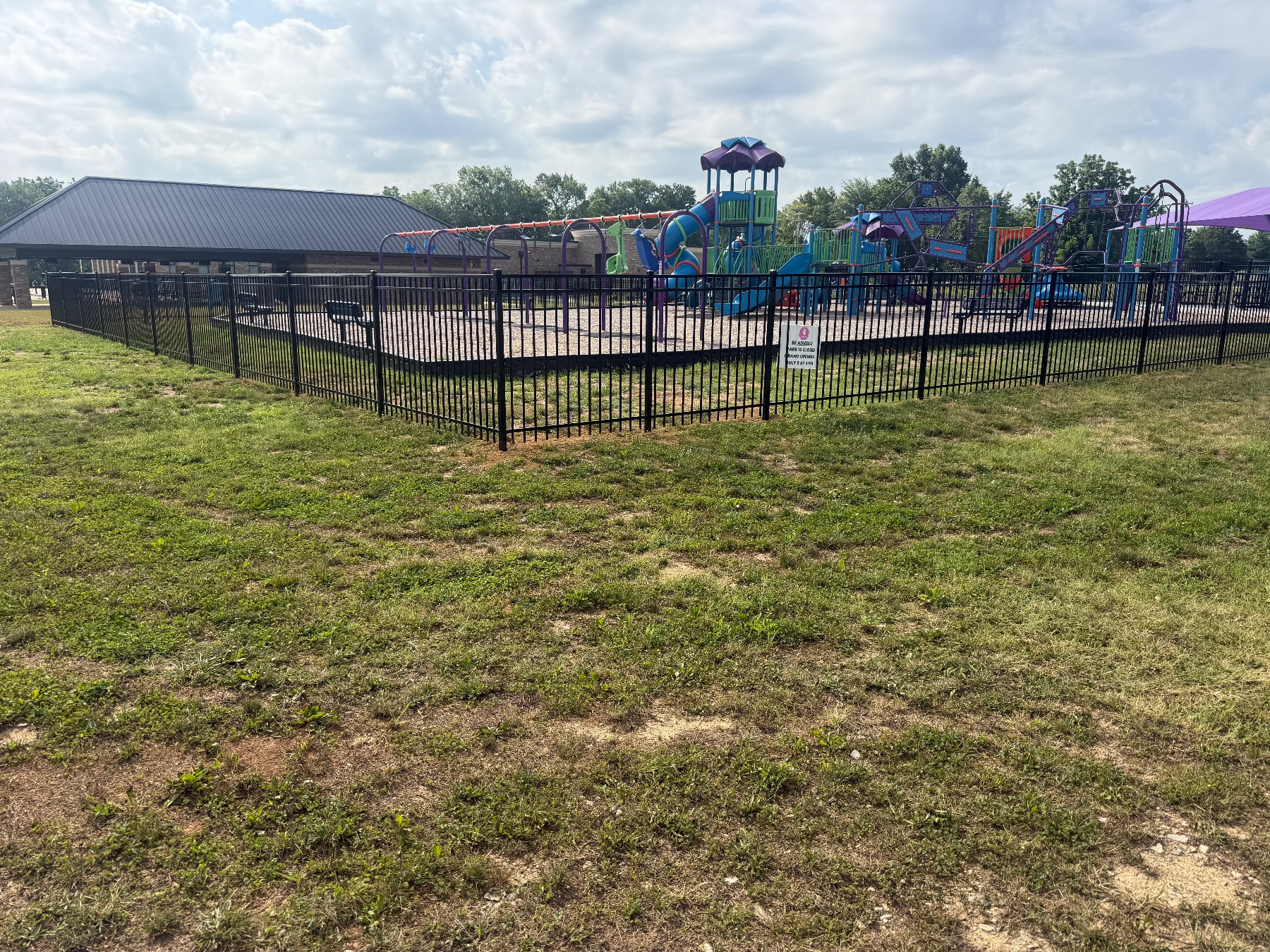 Aluminum fence installation in Franklin, photo 2